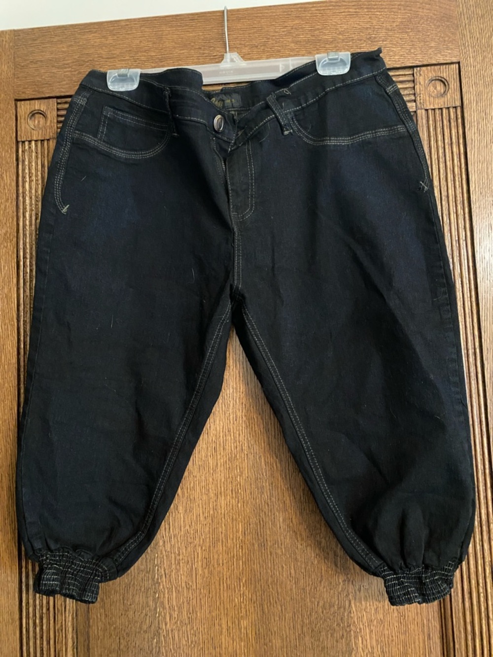 OUT Jeans Black Relaxed Elastic-Cuff Jeans for Women
